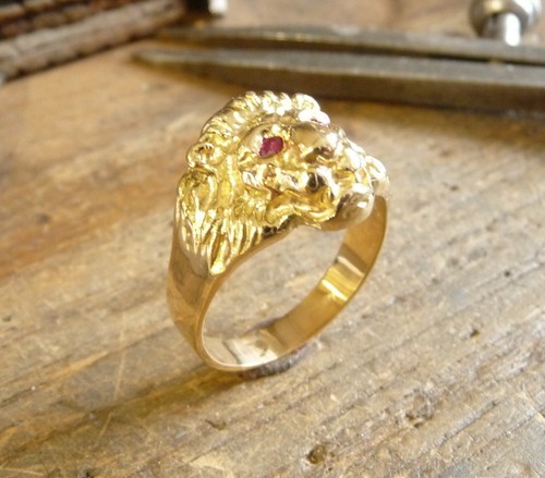 Bague tête de - 18,